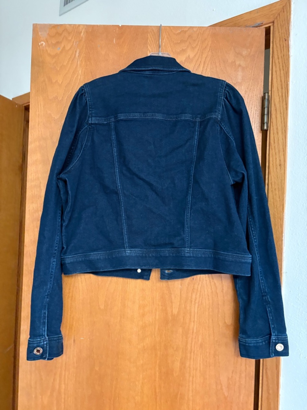 NWT Lilly Pulitzer Laylani navy denim jacket in Cosmic Wash Large - Picture 2 of 5